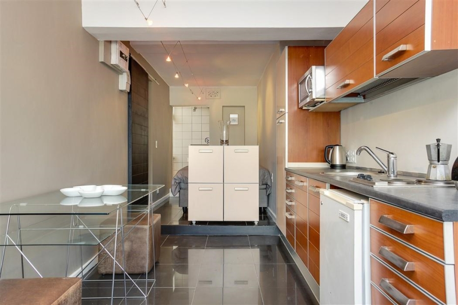 To Let 1 Bedroom Property for Rent in Vredehoek Western Cape